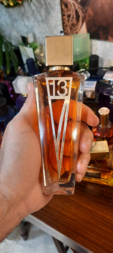 ادکلن ۱۳ با رایحه جذاب و خاص با پخش بوی عالی مخصوص استفاده روزمره ۱۳ اصل