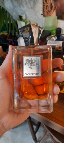 ادکلن اونتوس با رایحه بسیار جذاب و محبوب با پخش بوی عالی اونتوس اصل