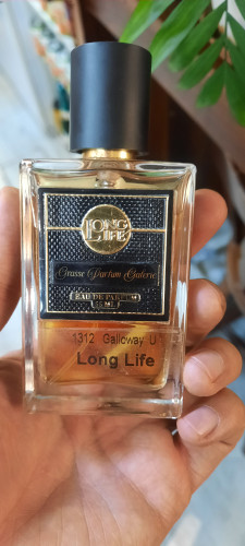 ادکلن لانگ لایف با رایحه جذاب و پخش بوی عالی مخصوص هدیه و استفاده روزانه