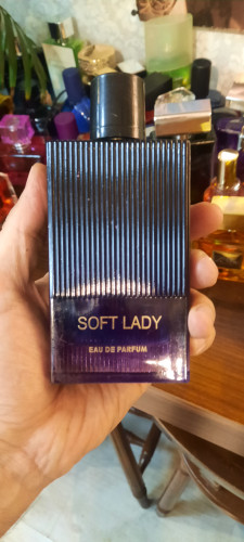 ادکلن زنانه سافت لیدی با بستهبندی ظریف و رایحه ملایم و شیرین زنانه