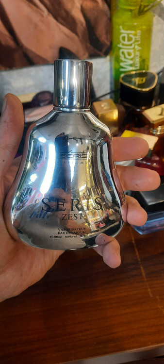 ادکلن سریز با رایحه جذاب و قابل تمدید مخصوص هدیه و استفاده روزانه