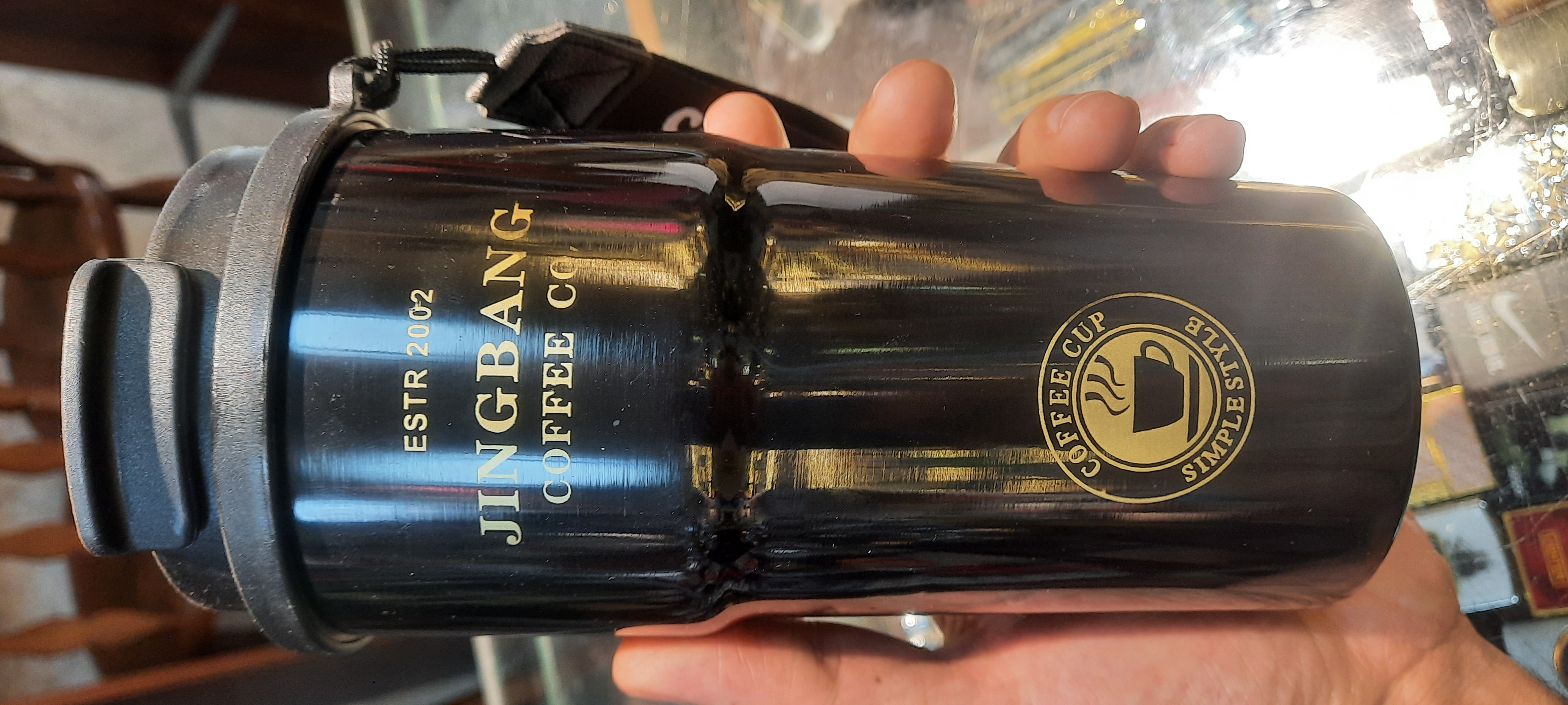 تراول ماگ جینگ بنگ در رنگ های متنوع با بدنه مقاوم و عایق حرارتی عالی