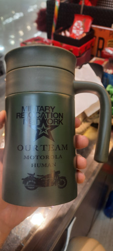 ماگ مسافرتی استیل با طراحی ارگونومیک و درب محکم مخصوص خودرو و محیط کار