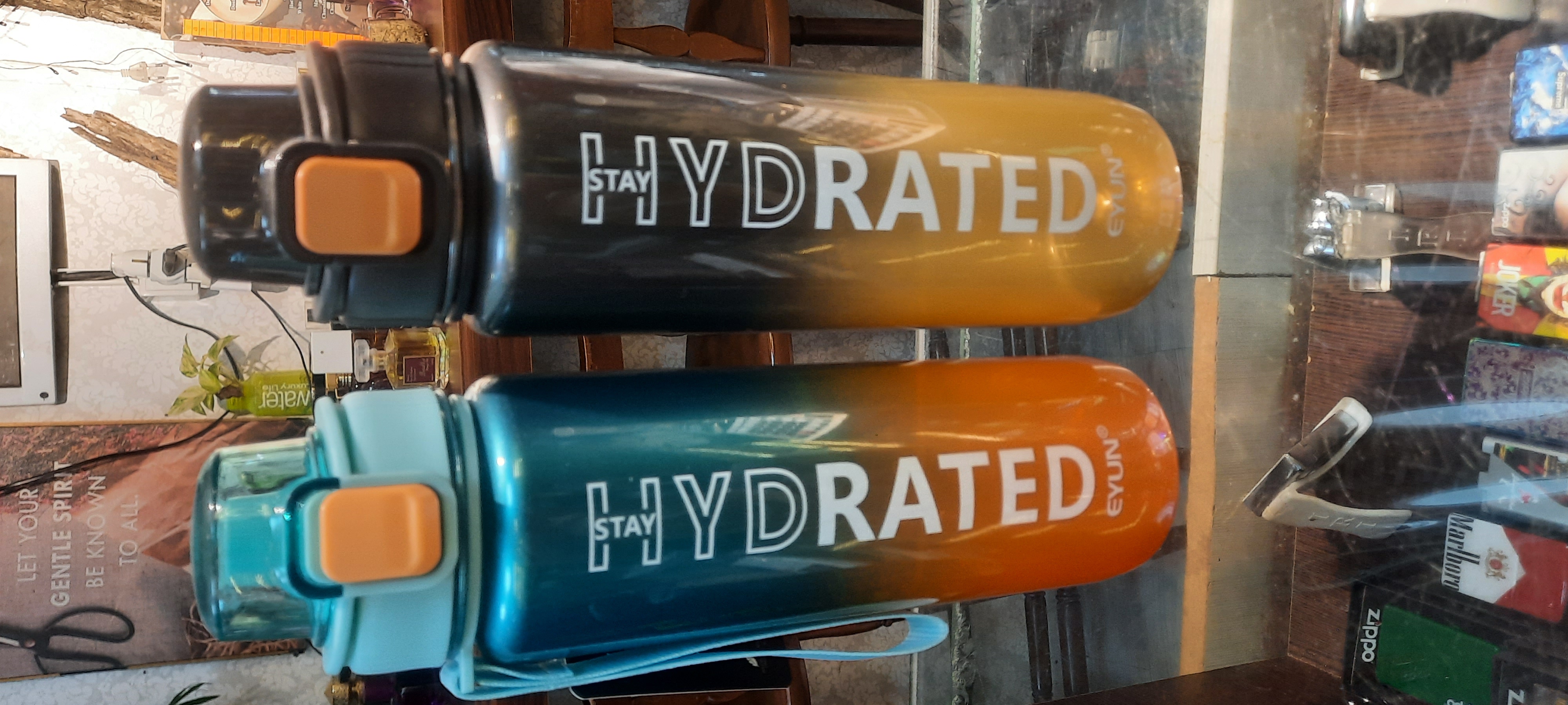 قمقمه ایوان نشکن با بدنه مقاوم و طراحی شیک برای ورزش و مدرسه