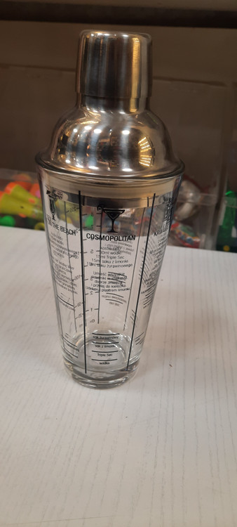 شیکر شیشه ای مدرج و شیکر استیل حکاکی شده باریستا برای تهیه کوکتل