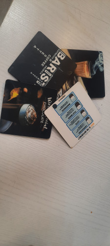 زیر فنجونی فانتزی با طرح مرتبط با قهوه و باریستا مخصوص کافه